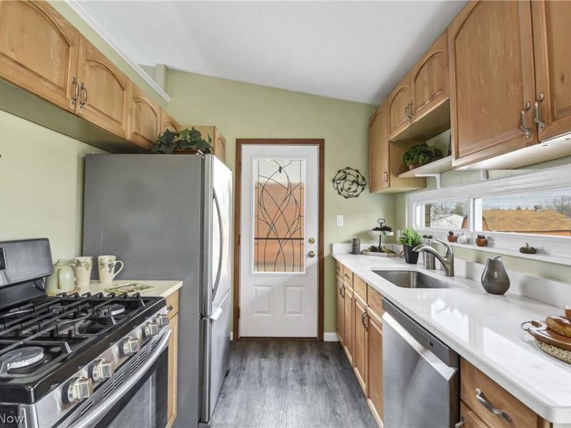 14242 Holland Road, Brook Park, OH 44142 Photo 10