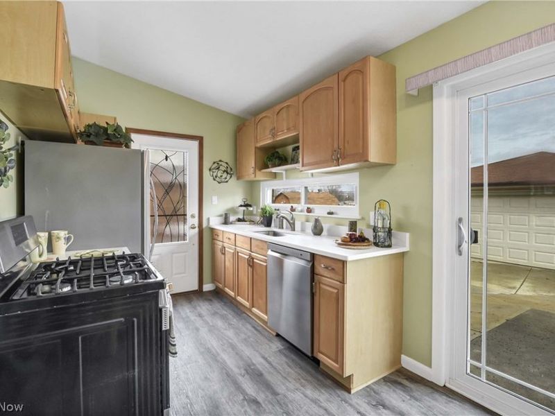 14242 Holland Road, Brook Park, OH 44142 Photo 11