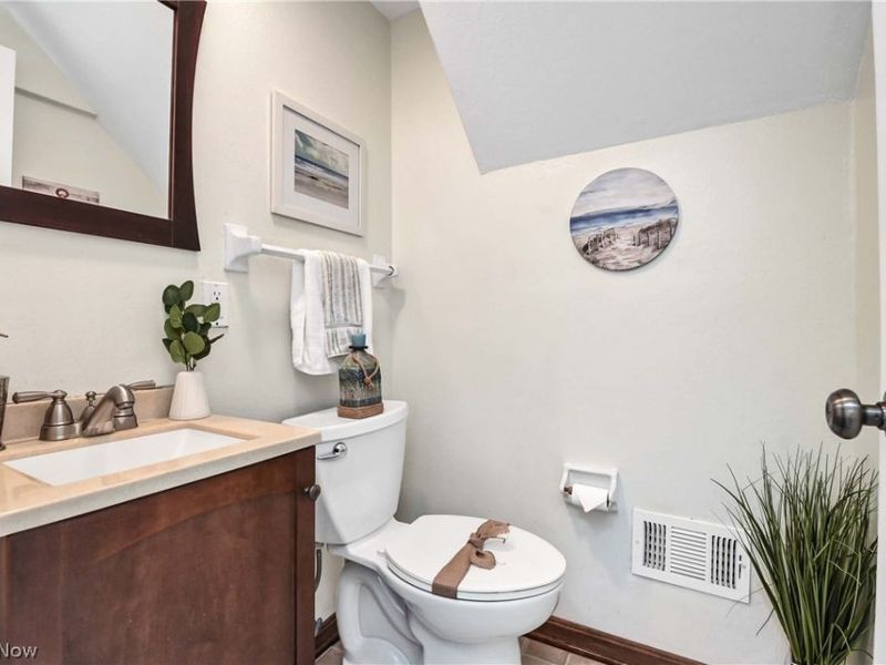 14242 Holland Road, Brook Park, OH 44142 Photo 19