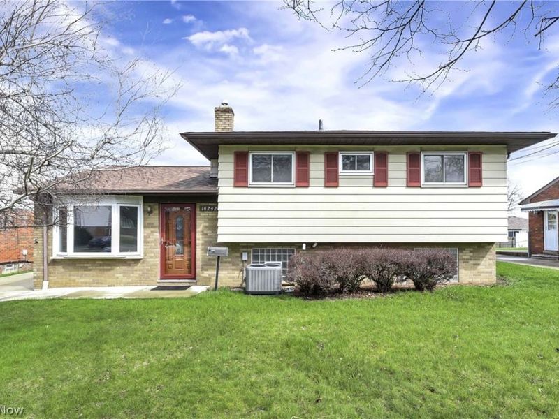 14242 Holland Road, Brook Park, OH 44142 Photo 2