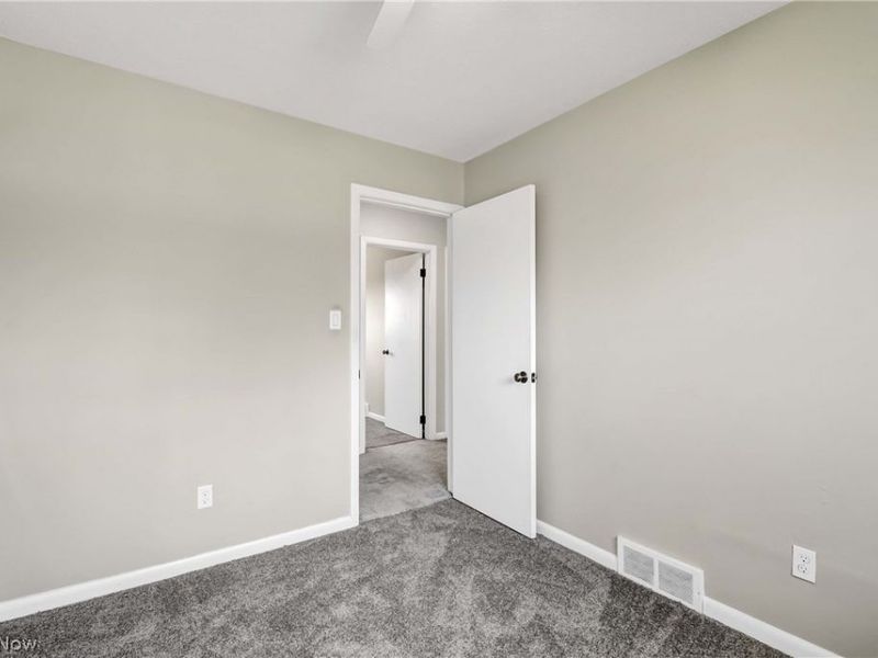 14242 Holland Road, Brook Park, OH 44142 Photo 32