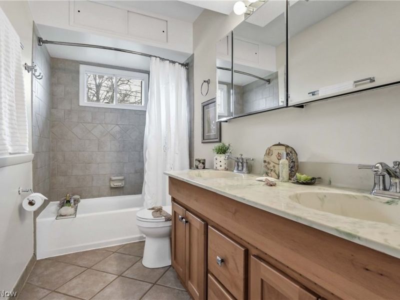 14242 Holland Road, Brook Park, OH 44142 Photo 33