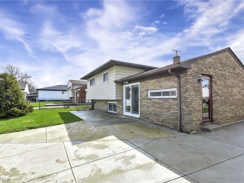 14242 Holland Road, Brook Park, OH 44142 Photo 40