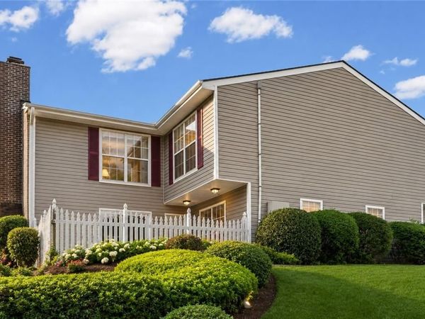 549 Summit Lane SW, Marietta, GA 30008