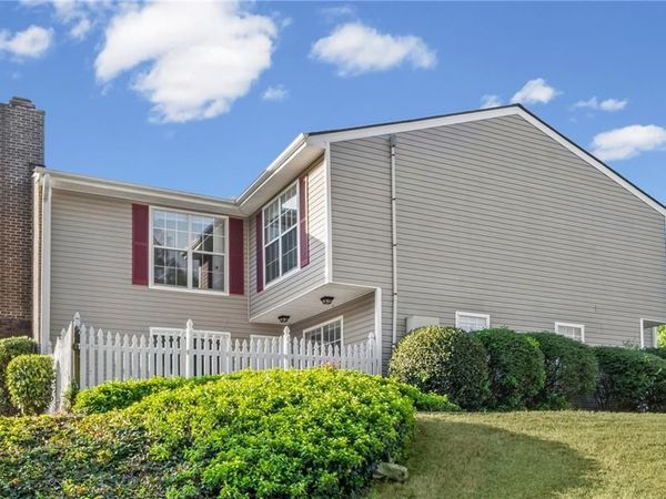 549 Summit Lane SW, Marietta, GA 30008