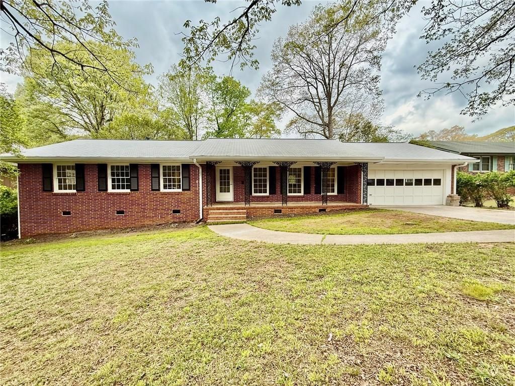 527 Rimrock Trail, Stone Mountain, GA 30083 Main Photo