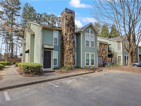 2011 Canyon Point Circle, Roswell, GA 30076
