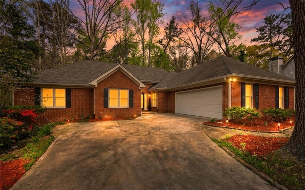 601 Cobblestone Lane, Stone Mountain, GA 30087 Main Photo