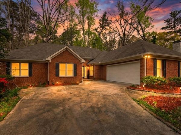 601 Cobblestone Lane, Stone Mountain, GA 30087