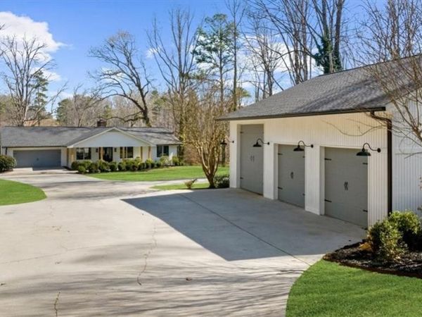 6313 Shoreland Circle, Buford, GA 30518