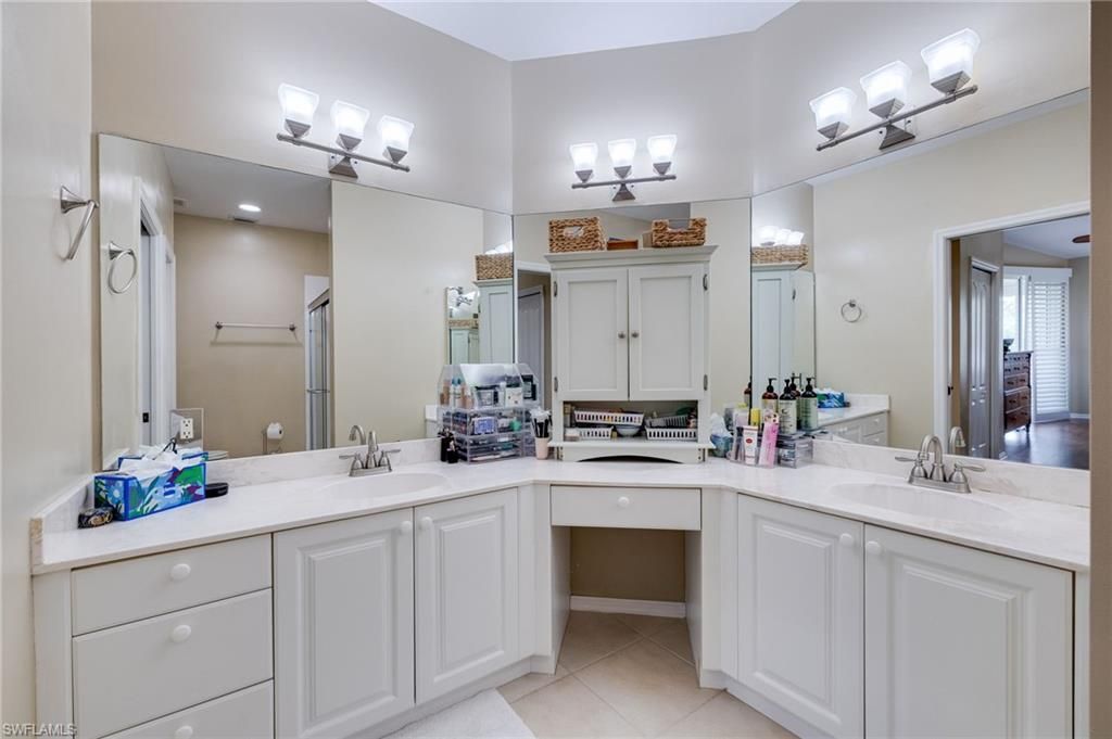 13951 Eagle Ridge Lakes Dr, Unit 203, Fort Myers, FL 33912 Photo