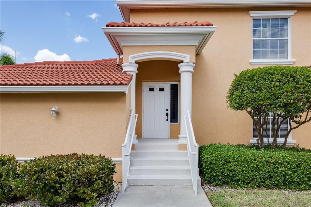 13951 Eagle Ridge Lakes Dr, Unit 203, Fort Myers, FL 33912 Photo