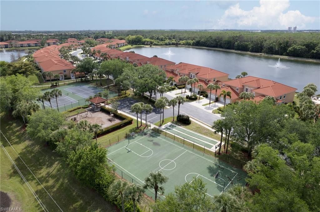 13951 Eagle Ridge Lakes Dr, Unit 203, Fort Myers, FL 33912 Photo