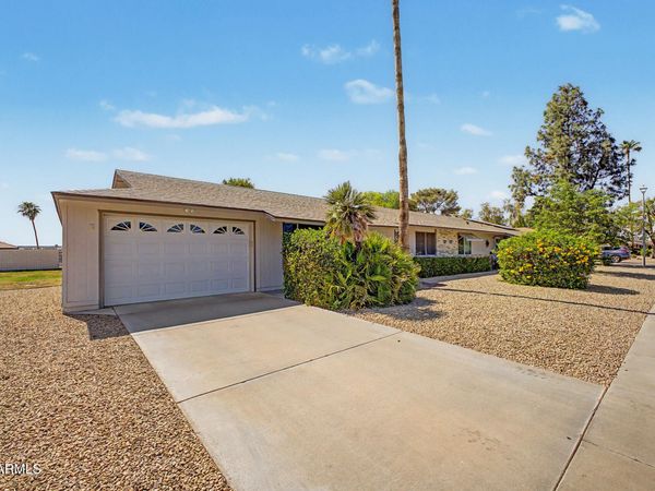 18842 N LAKEFOREST Drive, Sun City, AZ 85373