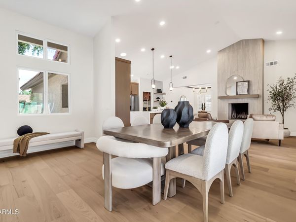 940 E SECRETARIAT Drive, Tempe, AZ 85284