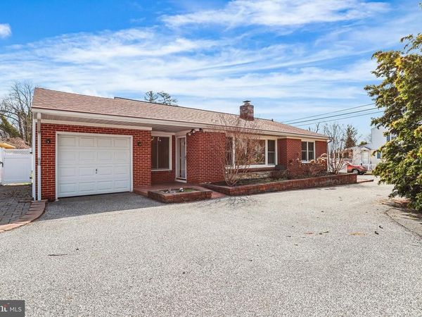 1201 MAIN STREET , BROOKHAVEN, PA 19015