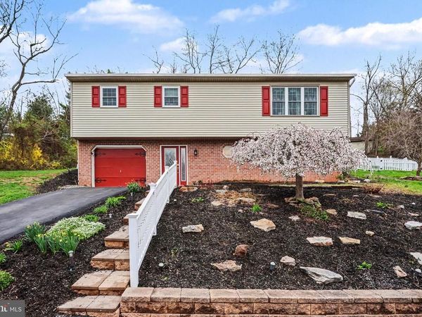 90 EAGLE LANE, ETTERS, PA 17319