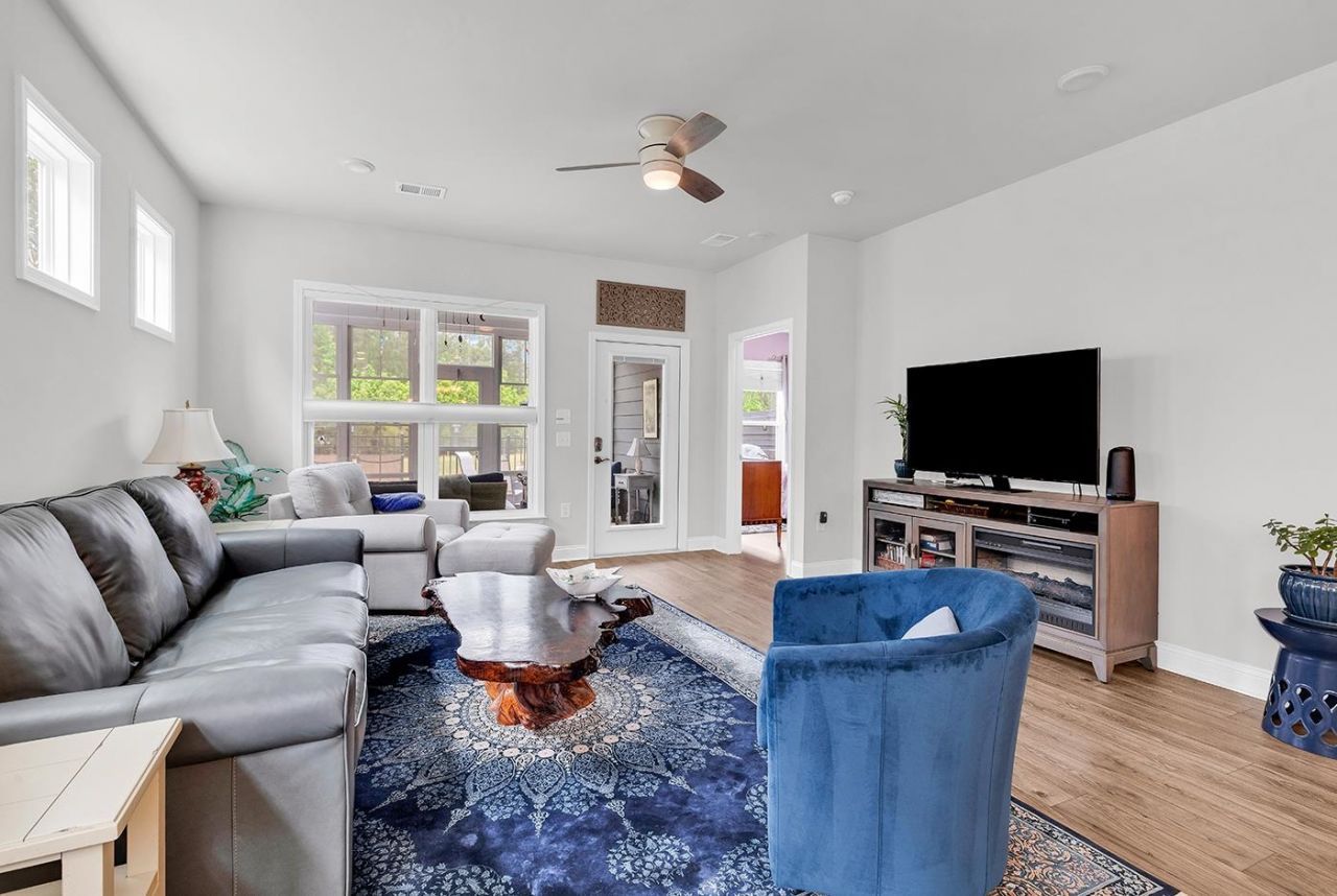 5935 Cremona Dr. Photo 33