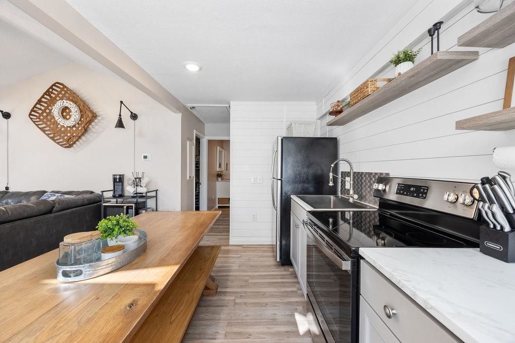 6001-n75 S Kings Highway  Photo 16