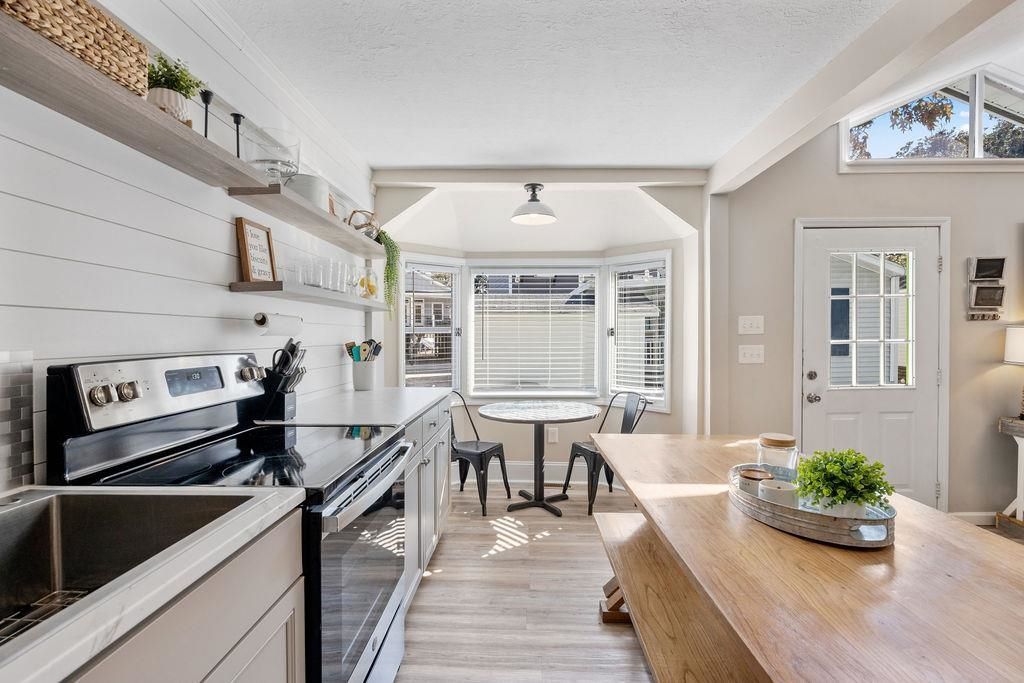 6001-n75 S Kings Highway  Photo 18