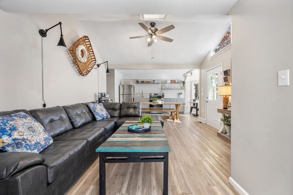 6001-n75 S Kings Highway  Photo 6