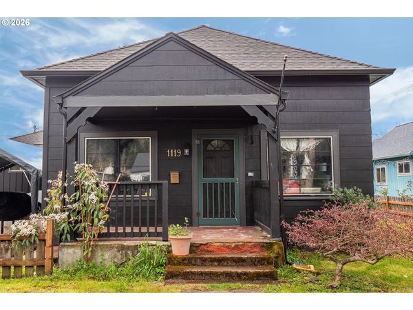 1119 ASH AVE, Cottage Grove, OR 97424