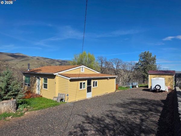 55725 CHURCH AVE, Tygh Valley, OR 97063