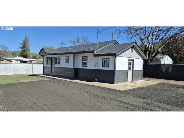 119 WALNUT ST, Myrtle Creek, OR 97457