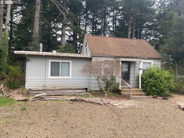 6721 RHODODENDRON AVE, Gleneden Beach, OR 97388