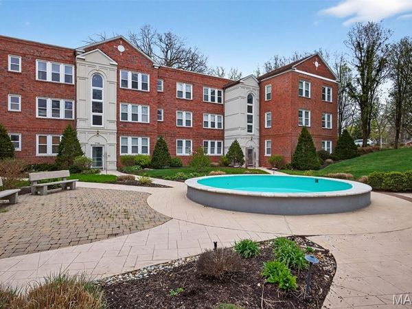 7745 Kingsbury Boulevard, Unit 22, St Louis, MO 63105