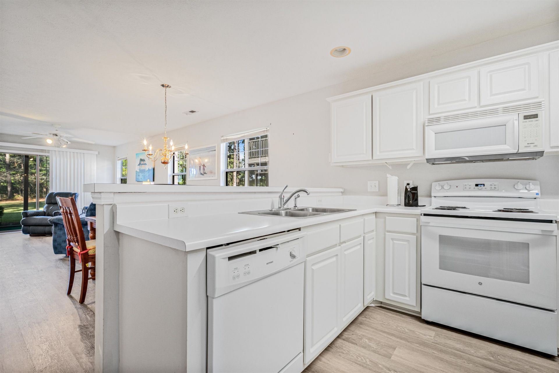 664 Pinehurst Ln.  Photo 15