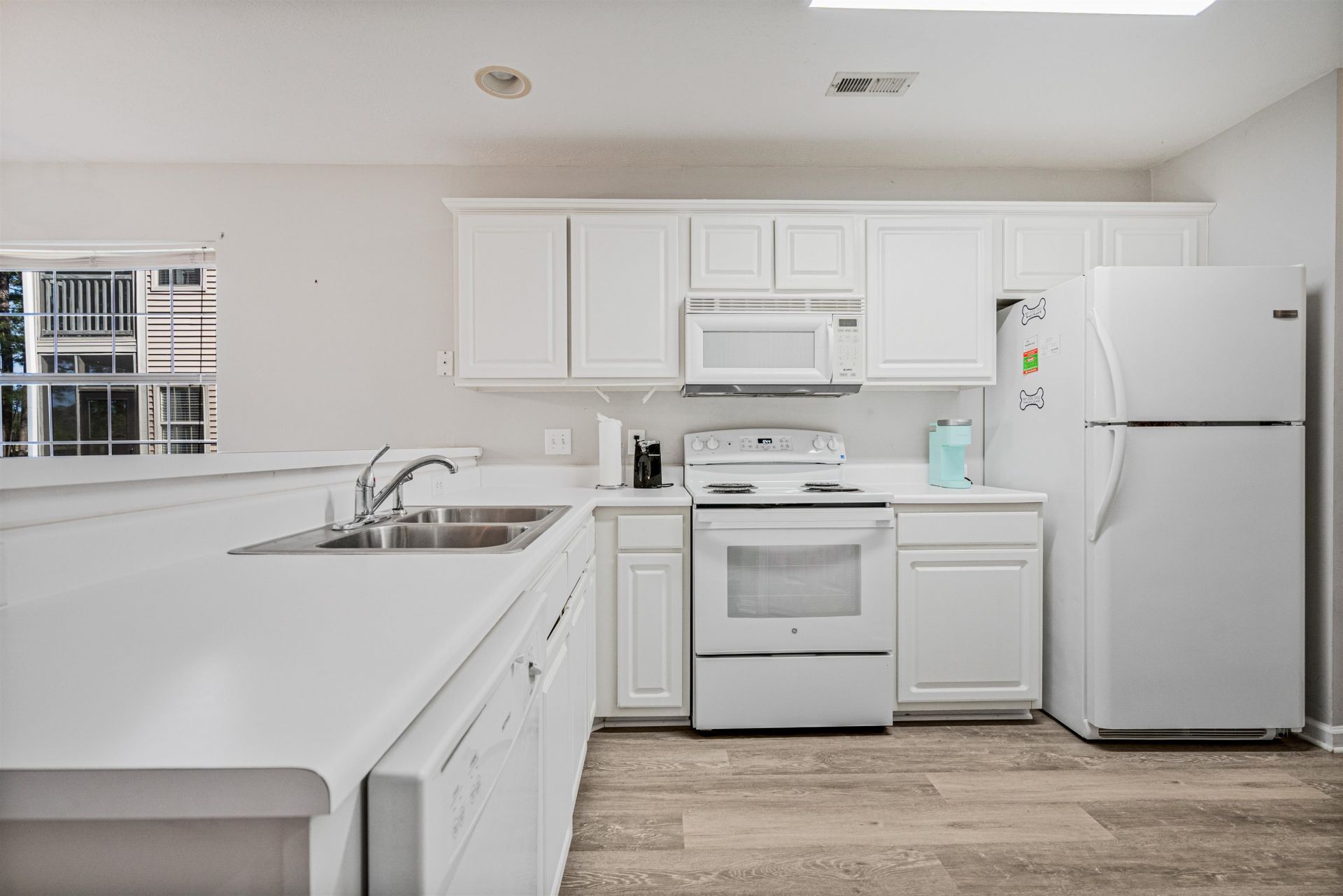 664 Pinehurst Ln.  Photo 16