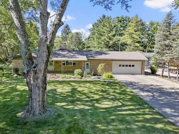 11994 Greenfield Road, Zionsville, IN 46077