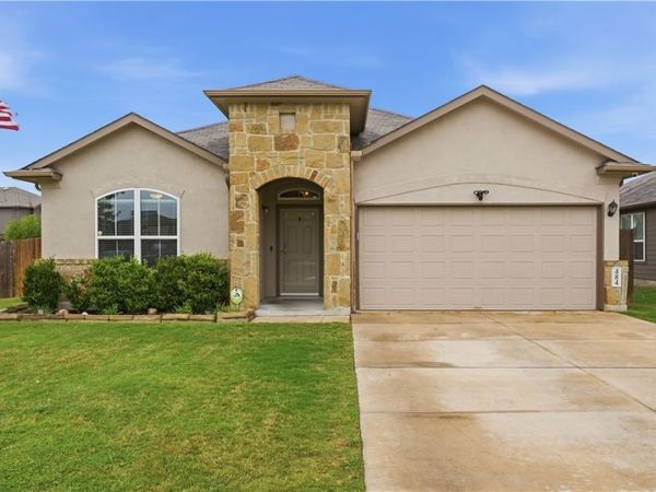 484 Copper Hill Drive, New Braunfels, TX 78130