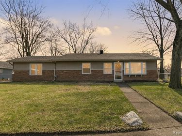 6337 Richalle Street, Green Oak Twp, MI 48116