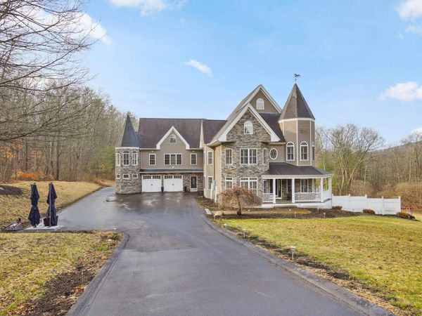 10 Woodland Drive, Hudson, NH 03051