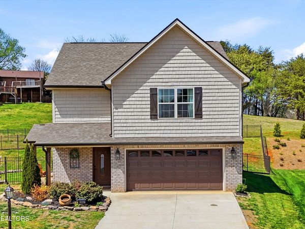 2327 Torrey Pines Drive, Maryville, TN 37801