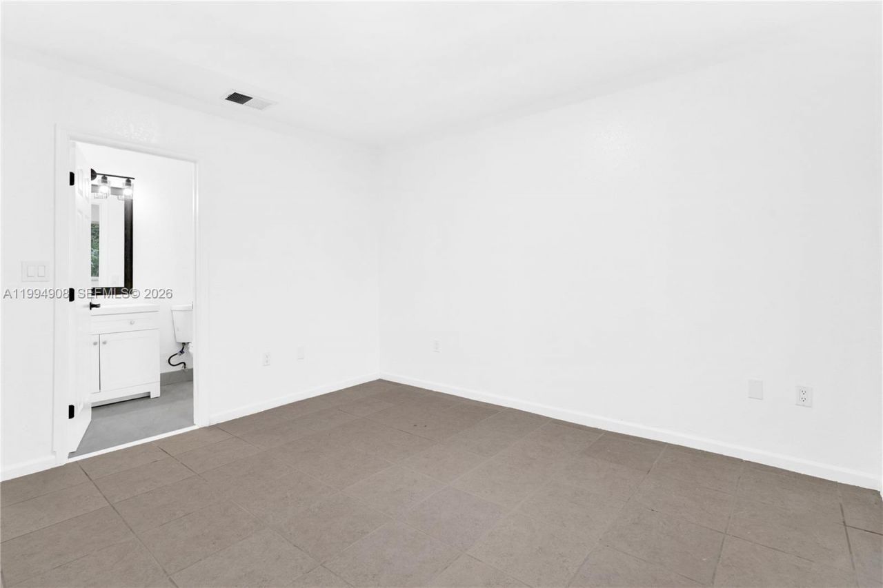 21209 NW 14th Pl, Unit 7-20, Miami Gardens, FL 33169 Photo