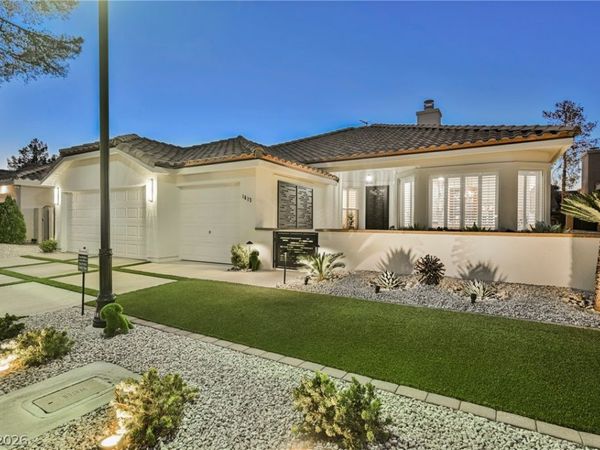 1613 Hidden Spring Drive , Las Vegas, NV 89117