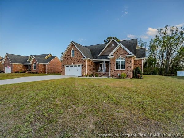 87 Brownstone Drive, Lumberton, NC 28360