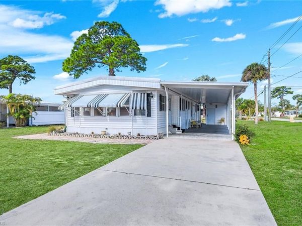 27520 Bourbonniere DR , BONITA SPRINGS, FL 34135