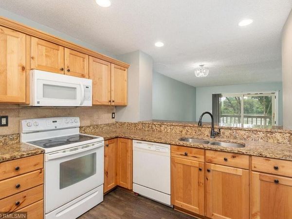 3050 Shields Drive, Unit 103, Eagan, MN 55121