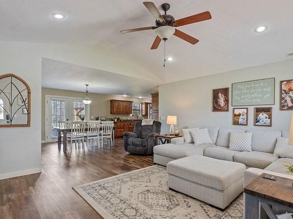 11074 Iris Road, Neosho, MO 64850