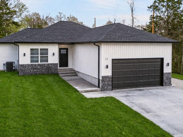 15 Redbud Lane, Kimberling City, MO 65686