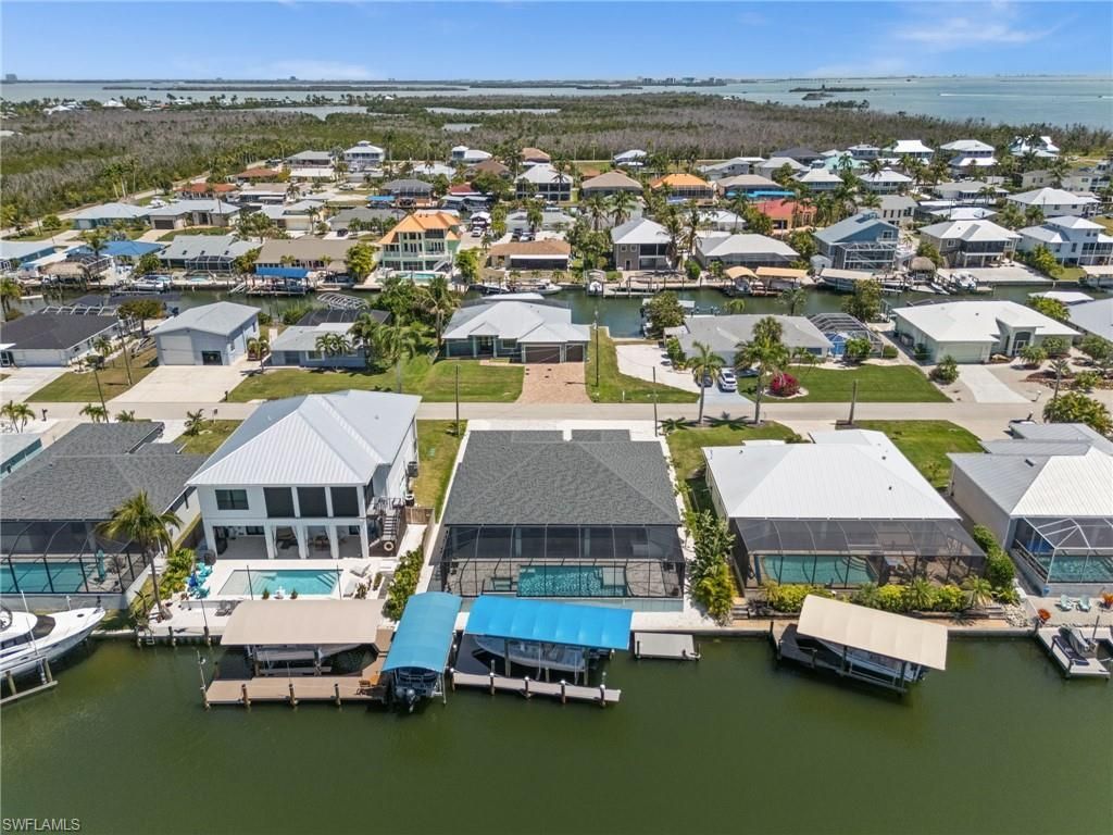 2419 Carambola Ln, Saint James City, FL 33956 Photo