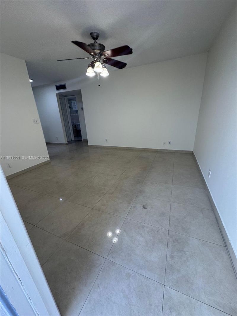 30 SE 4th Ave, Unit 116, Hallandale Beach, FL 33009 Photo