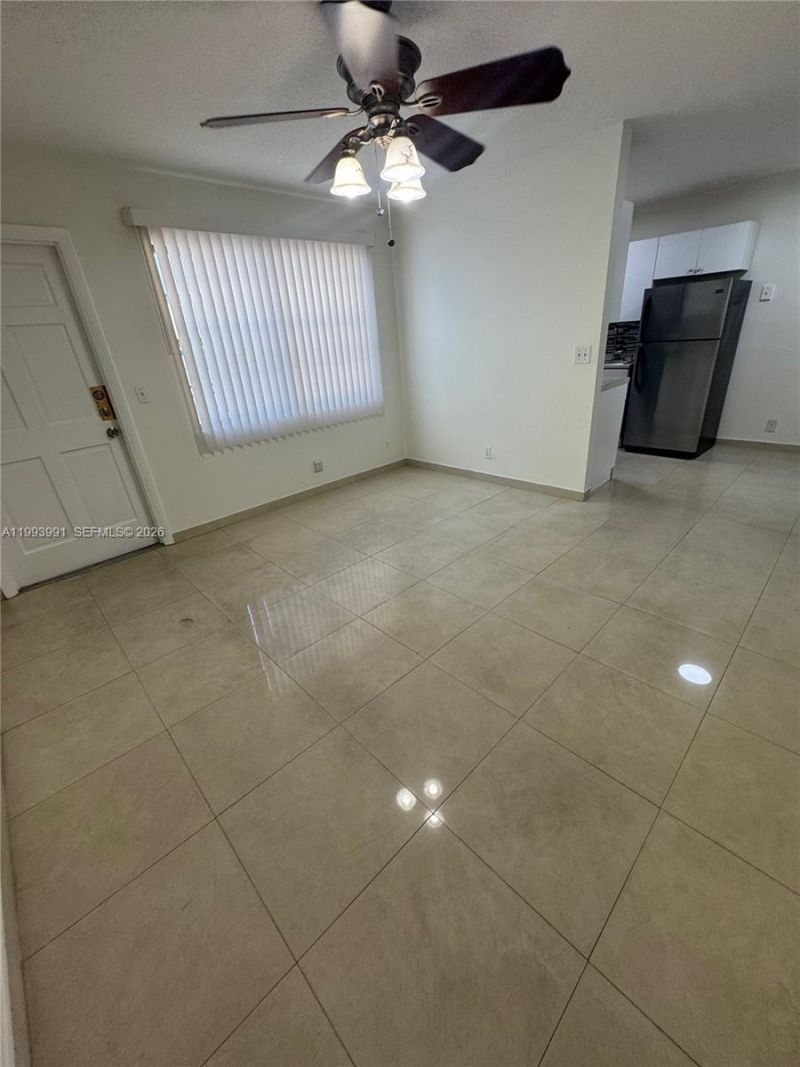 30 SE 4th Ave, Unit 116, Hallandale Beach, FL 33009 Photo