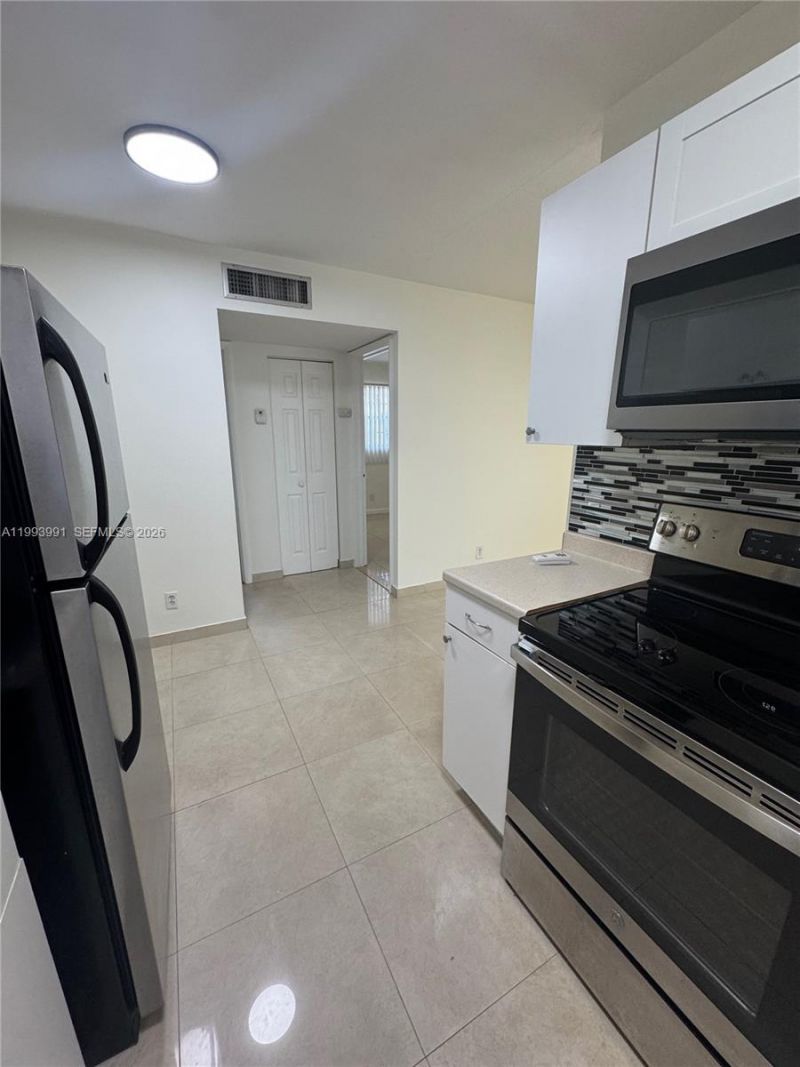 30 SE 4th Ave, Unit 116, Hallandale Beach, FL 33009 Photo
