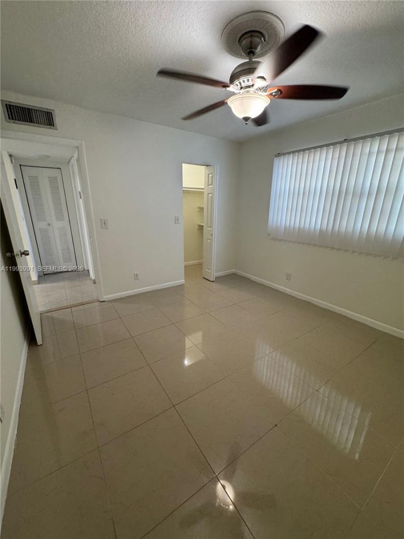 30 SE 4th Ave, Unit 116, Hallandale Beach, FL 33009 Photo