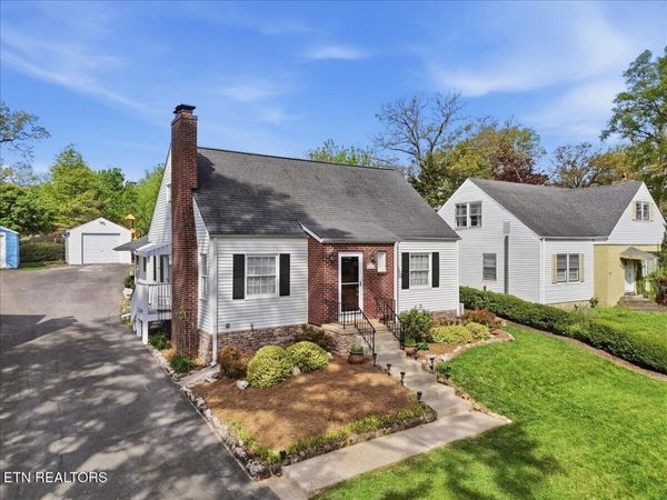 2445 Kennington Rd, Knoxville, TN 37917